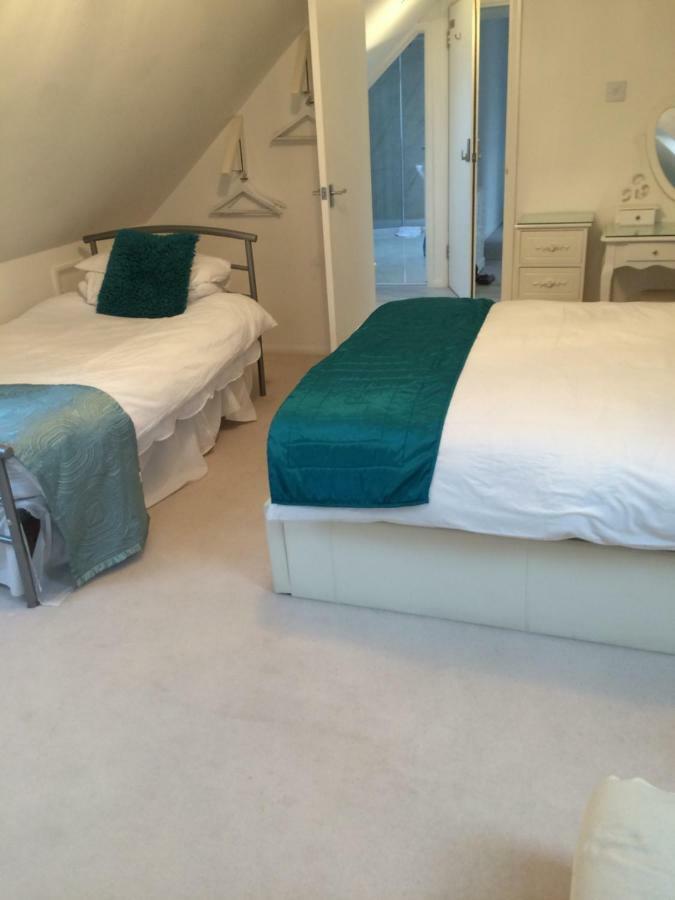 Bed and Breakfast Number Forty One à Hillingdon Extérieur photo